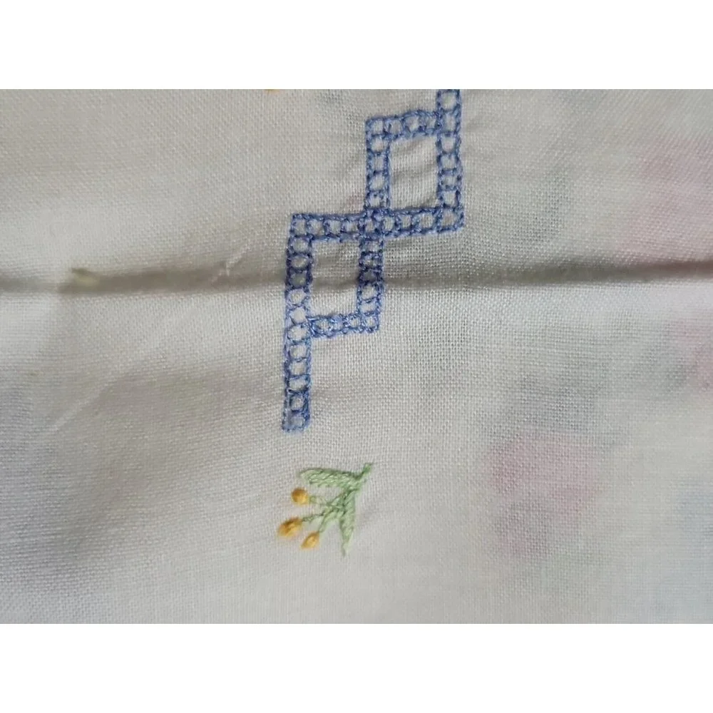 Starched Linen Tea Fingertip Towel Needlepoint Pink Floral Roses 13x19 inch Vtg